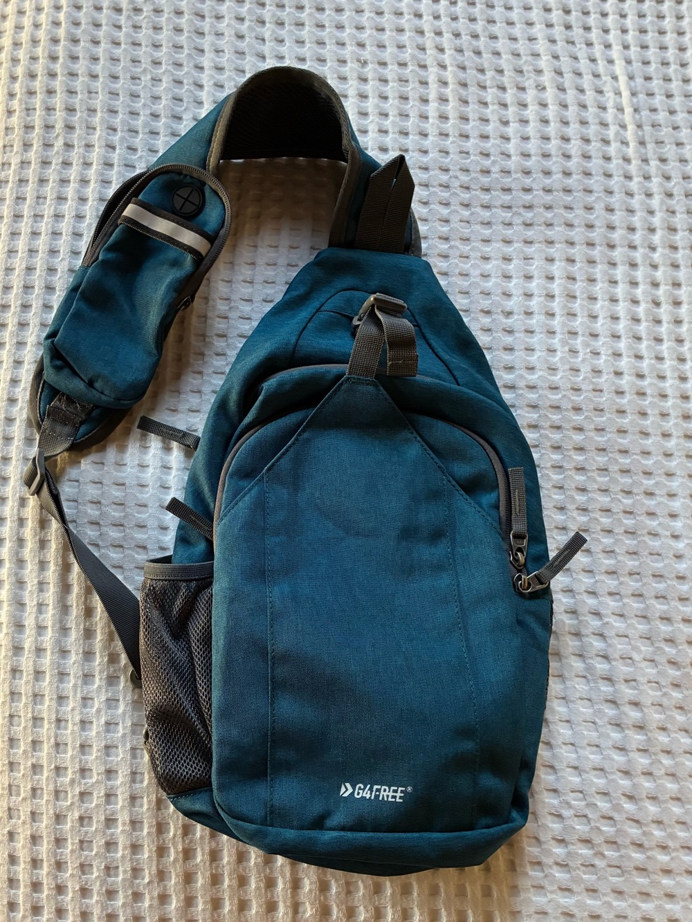 G4Free Teal Sling Bag for Men — Compact Crossbody Belt Bag